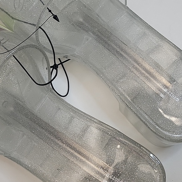 NWT Barbie x FOREVER 21 Clear Sparkle Jelly Block Heel Sandals Open Toe - Picture 8 of 17